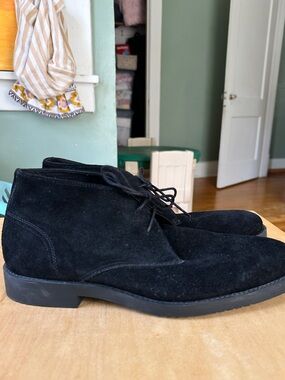Banana Republic Men’s Black Suede Lace-Up Chukka Boots Size 10